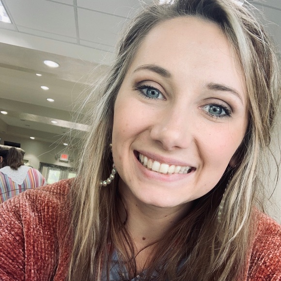 Meet your Posher, Maegan - Picture 1 of 1